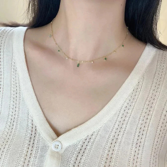 925 Sterling Silver Dainty Emerald Drops Necklace - Picture 4 of 7